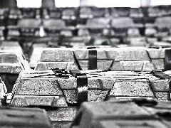8月原鋁產量為264萬噸，同比下降3.7％